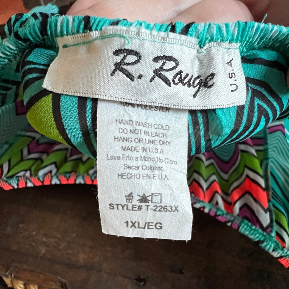 🟠R ROUGE Tunic in Geometric Print 1X - Picture 4 of 8